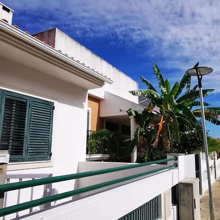 Ferienwohnung Quarto Duplo Com Kitchenette, Wc E Patio Privativo Corroios Exterior foto