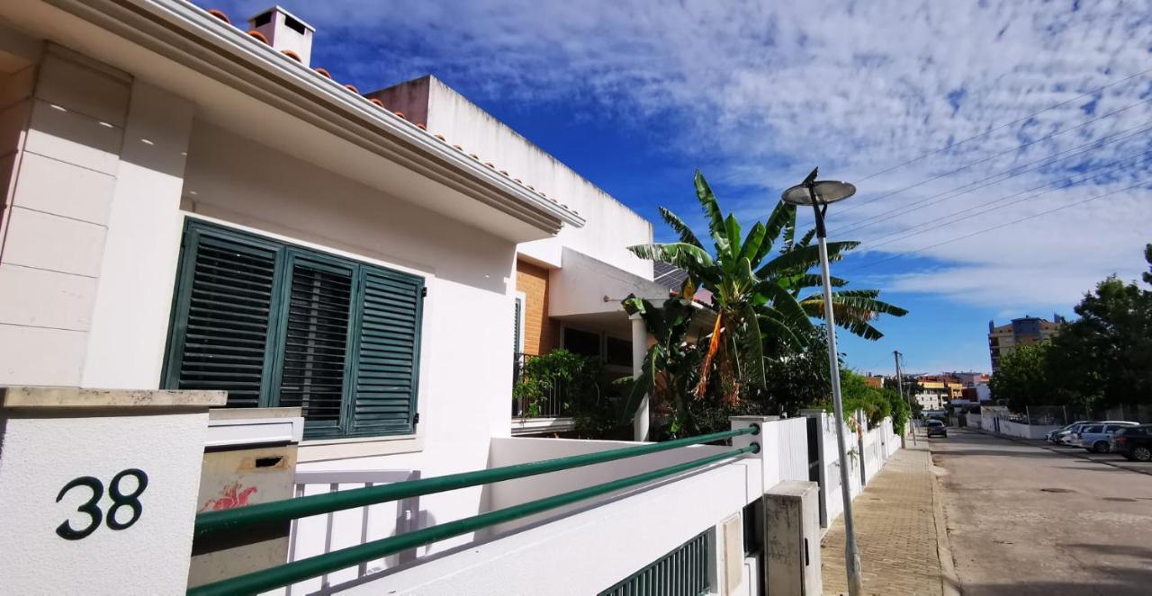 Ferienwohnung Quarto Duplo Com Kitchenette, Wc E Patio Privativo Corroios Exterior foto