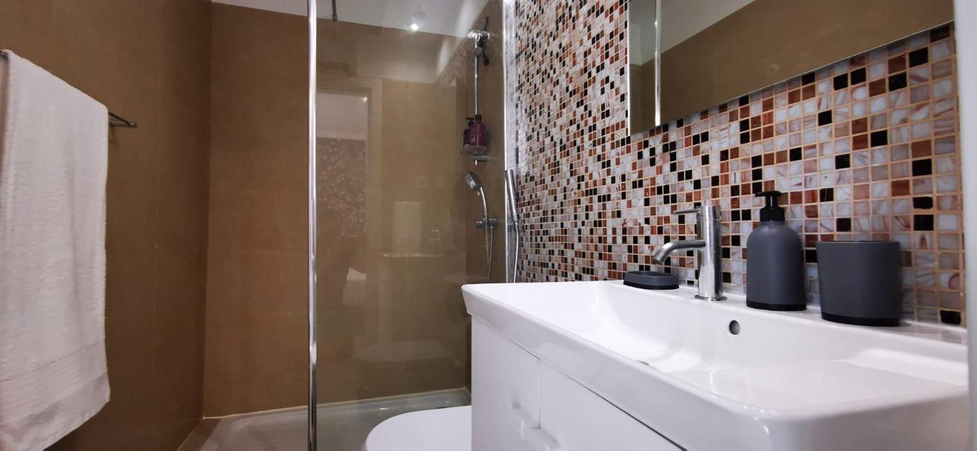 Ferienwohnung Quarto Duplo Com Kitchenette, Wc E Patio Privativo Corroios Exterior foto